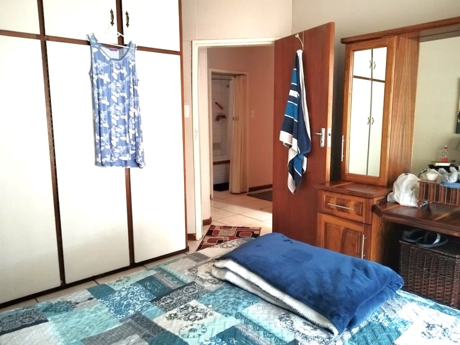 2 Bedroom Property for Sale in Kannoniers Park North West